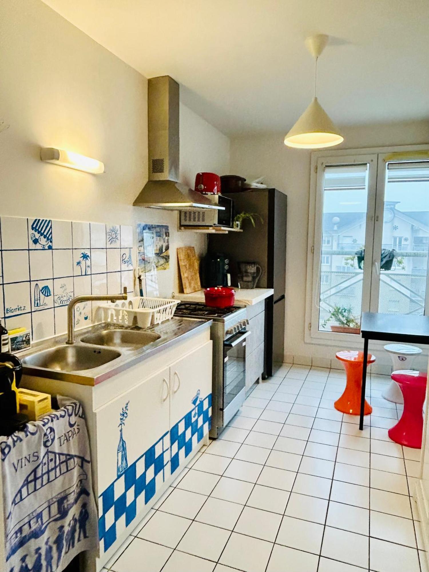Jolie Chambre 3Minutes De La Gare Rer A Бюсси-Сен-Жорж Экстерьер фото